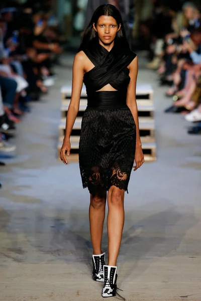 Look 7